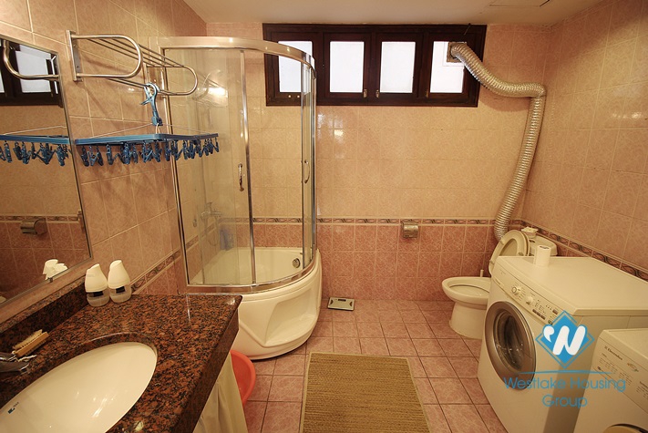 Charming house with swimming pool for rent in Westlake area